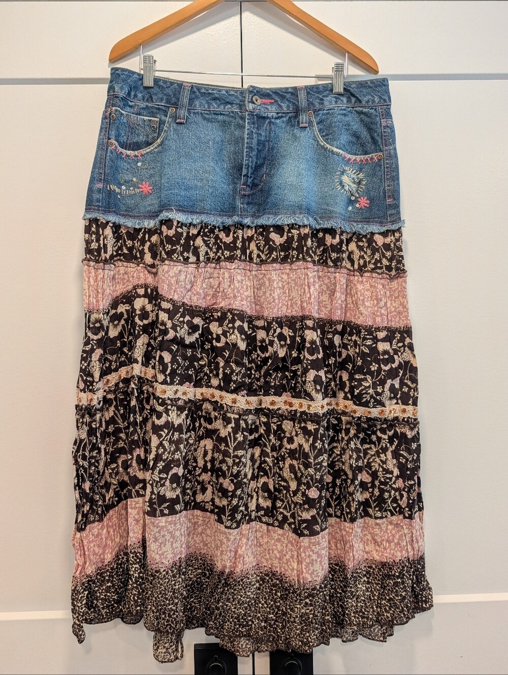 SQUEEZE JEANS Denim-Waist Floral Tiered Boho Flowy Maxi Skirt Size 16